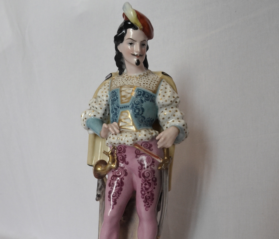 Cavalheiro_Antigo-em-Porcelana_Francesa_Vieux_Paris_07