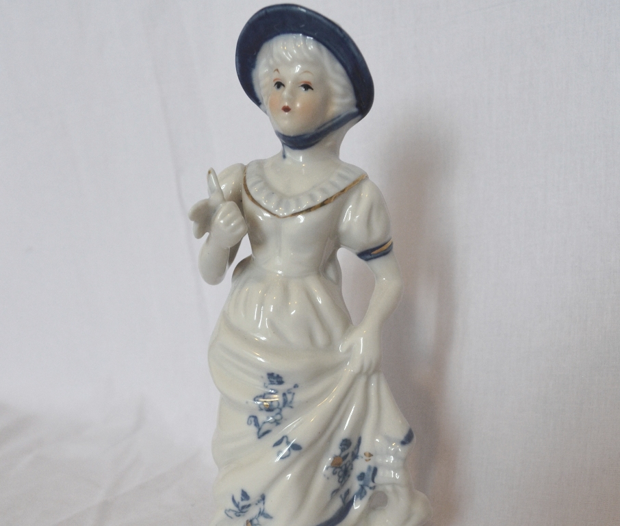 Linda_Dama_com_borboletas_Cebolinha_Porcelana_05