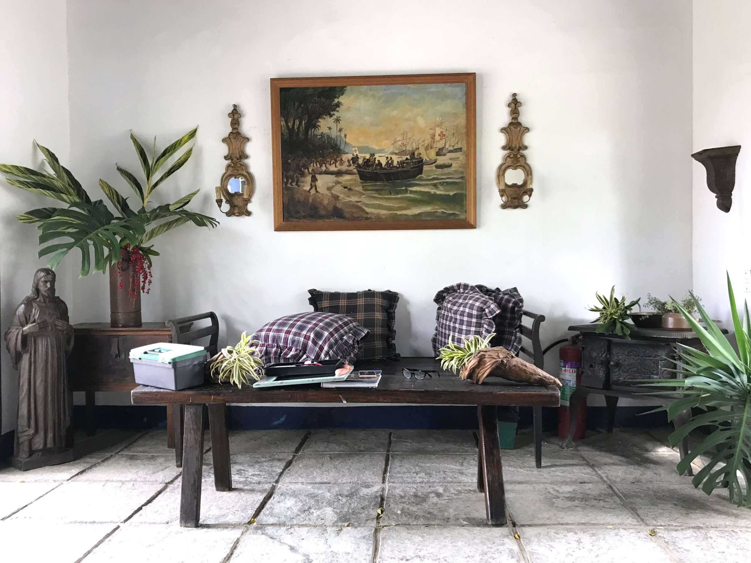 Hall de entrada da híppica da Fazenda São Luiz da Boa Sorte decoração Thoni Litsz (1) Hall de entrada da Hípica da Fazenda São Luiz da Boa Sorte decoração Thoni Litsz
