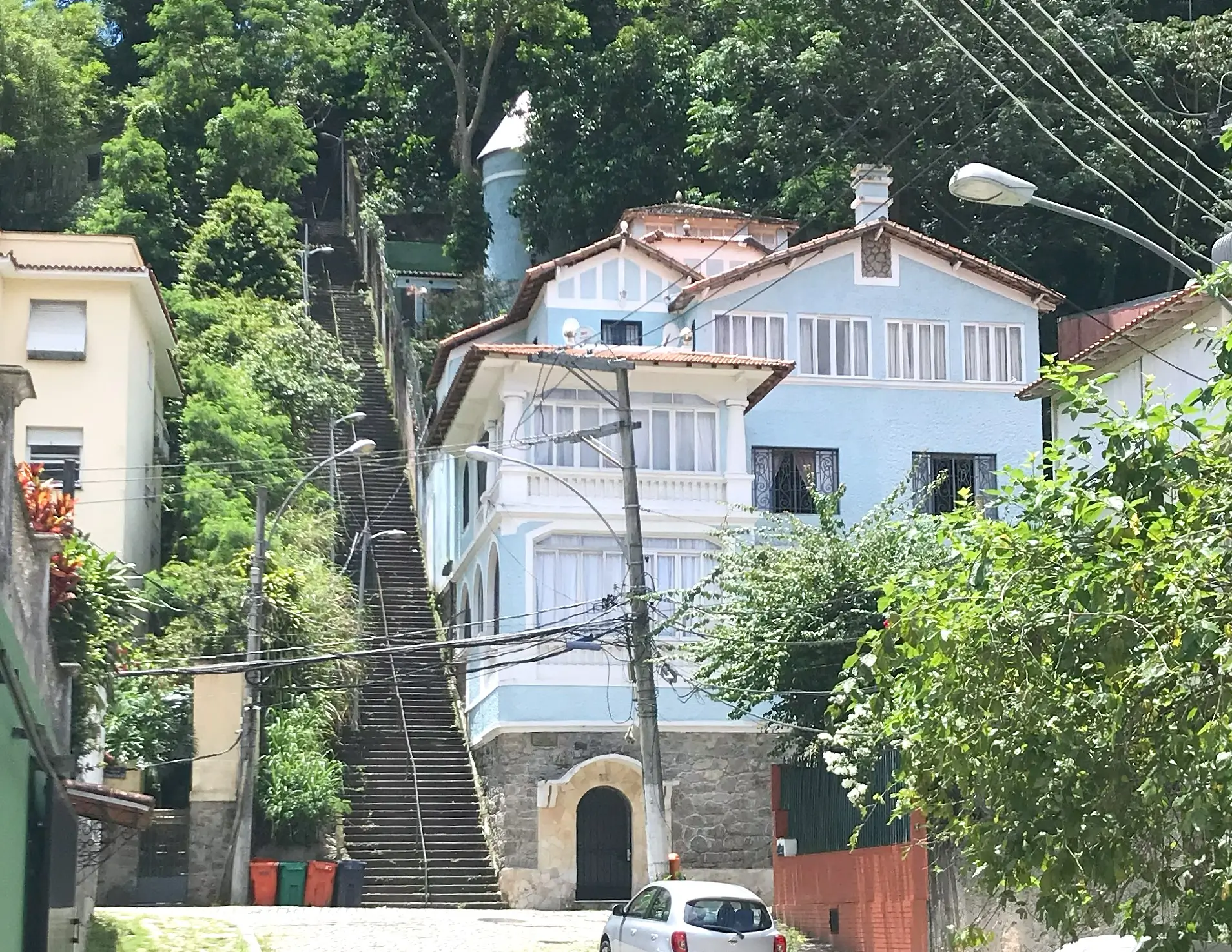 Fachada do Solar de Laranjeiras restaurada pelo arquiteto Thoni Litsz