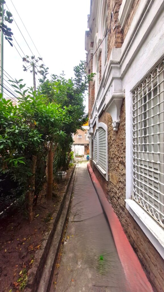 Projeto de retrofit de casa no Catete assinado pelo arquiteto Thoni Litsz começou pelo banheiro social